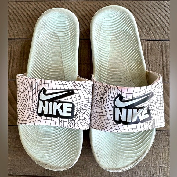 Nike Kawa SE1 White/Glacier Blue Slide Sandals Girl's Size 7Y - Picture 1 of 7